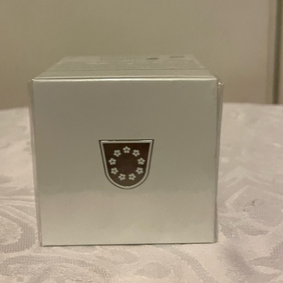 JANSSEN Cosmetics
BALANCING CREAM - Picture 2 of 4